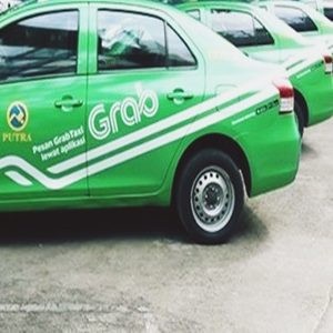 Grab ties up with IDOOH, introduces in-vehicle screens in its cars